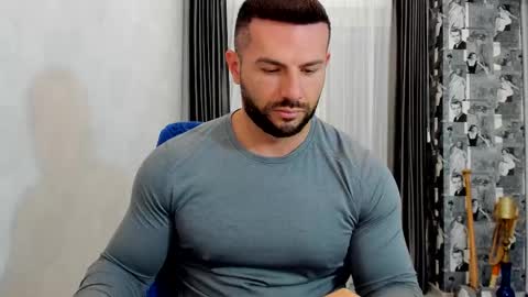 Snapshot of joshuamuscle69 chatting on 12.03.25 joshuamuscle69 online show from 12.03.25