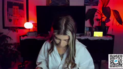 josephine   independent model    online show from 01.02.25