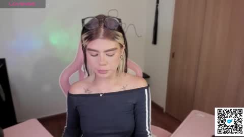 josephine   independent model    online show from 02.23.25