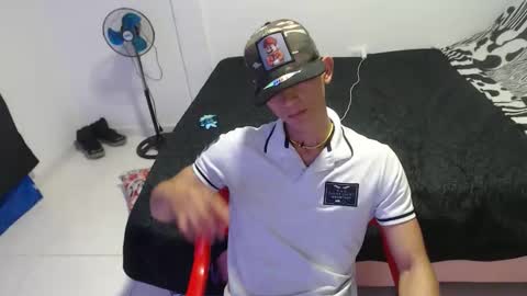 Snapshot of josue25sex chatting on 11.30.25 josue25sex online show from 11.30.25