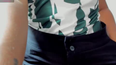 sofiaparker8 online show from 11.18.25