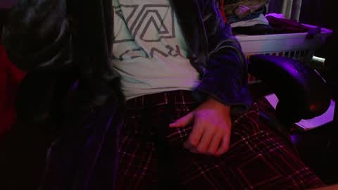 Snapshot of jp309 chatting on 12.07.24 JP online show from 12.07.24