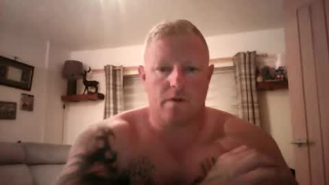 Snapshot of jp_sparky chatting on 09.11.25 jp_sparky online show from 09.11.25