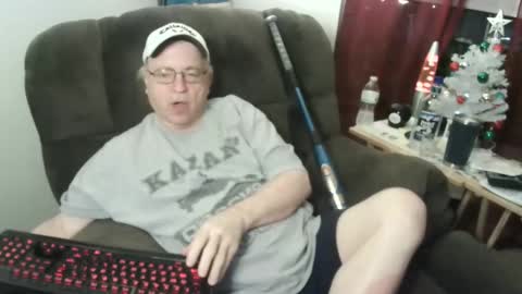 Snapshot of jpmel99 chatting on 12.24.24 jpmel99 online show from 12.24.24