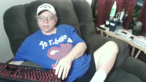 Snapshot of jpmel99 chatting on 02.23.25 jpmel99 online show from 02.23.25