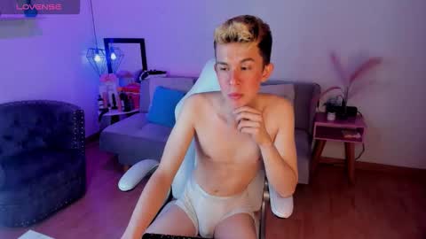 Snapshot of juaan_diick chatting on 02.09.26 Juandii online show from 02.09.26