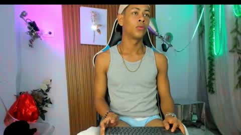 Snapshot of juan_contreras7 chatting on 10.10.25 juan_contreras7 online show from 10.10.25