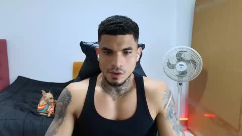 juan_gomez_1 online show from 11.25.25