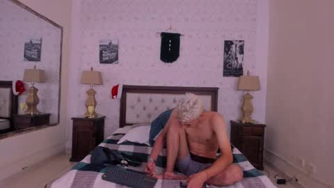 J U A N   L O V E R S online show from 12.06.24