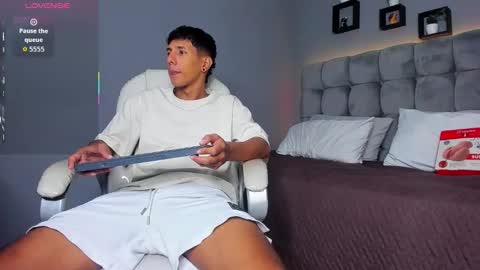 Snapshot of juan_zabala chatting on 09.29.25 Juan online show from 09.29.25