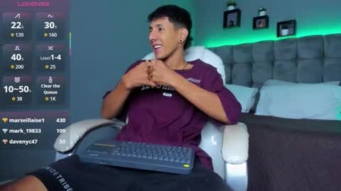 Snapshot of juan_zabala chatting on 09.30.25 Juan online show from 09.30.25