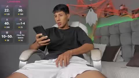 Snapshot of juan_zabala chatting on 10.15.25 Juan online show from 10.15.25