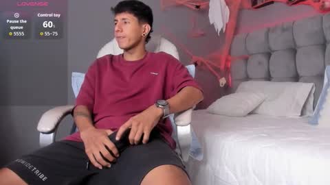 Snapshot of juan_zabala chatting on 10.17.25 Juan online show from 10.17.25