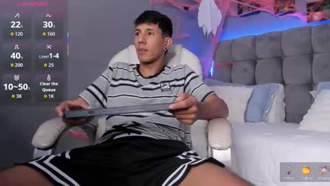 Snapshot of juan_zabala chatting on 10.25.25 Juan online show from 10.25.25