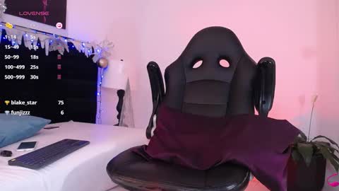 juancamilo66_ online show from 12.25.24