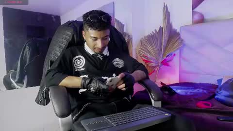 Snapshot of juancamilo66_ chatting on 06.18.26 juancamilo66_ online show from 06.18.26