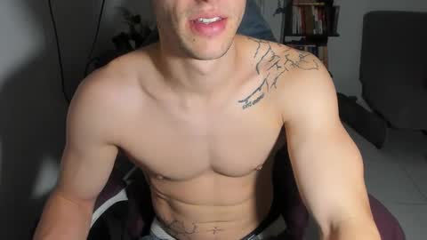 Snapshot of juanisimo_ chatting on 03.25.26 JUANISIMO online show from 03.25.26