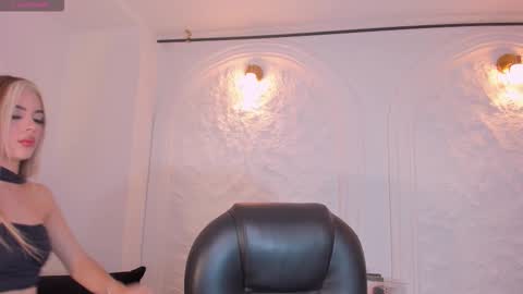 Juanita Clay online show from 01.10.26