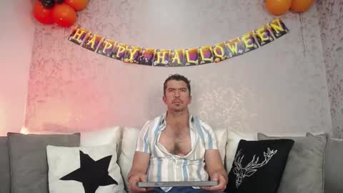 Snapshot of juank_fit45 chatting on 10.07.25 Juan k online show from 10.07.25