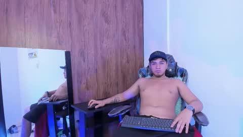 Snapshot of juanmechanic chatting on 10.12.25 JUAN  online show from 10.12.25