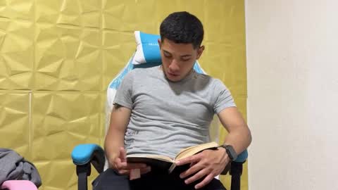 Snapshot of juanperez1999777 chatting on 10.17.25 juanperez1999777 online show from 10.17.25