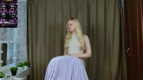 Snapshot of juicegirl340 chatting on 09.09.25 Lola fav pattern 357595250 online show from 09.09.25