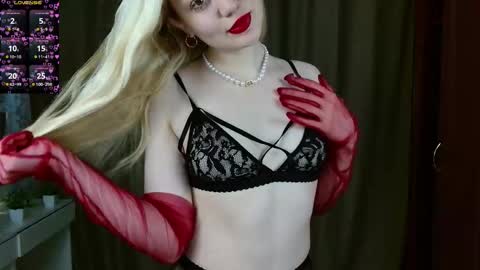 Snapshot of juicegirl340 chatting on 09.24.25 Lola fav pattern 357595250 online show from 09.24.25