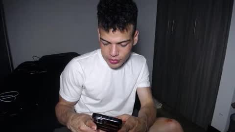 Snapshot of juicy_boy22 chatting on 09.25.25 Miguel online show from 09.25.25