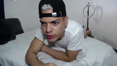 Snapshot of juicy_boy22 chatting on 01.05.26 Miguel online show from 01.05.26