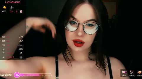 Snapshot of juicy_burrito chatting on 11.04.25 Bella online show from 11.04.25