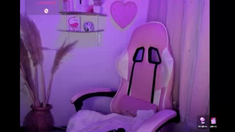 Snapshot of juicy_peach_ass chatting on 09.15.25 valeska online show from 09.15.25