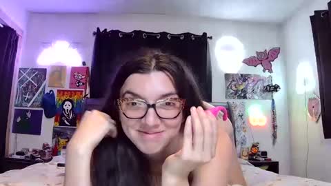 Snapshot of juicybootyqt chatting on 11.26.25 juicybootyqt online show from 11.26.25