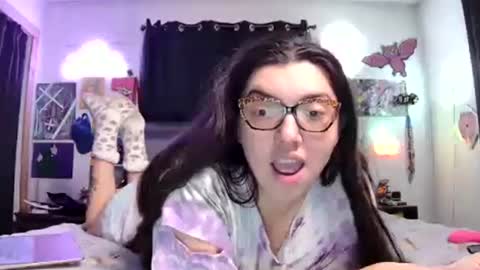 Snapshot of juicybootyqt chatting on 12.14.25 juicybootyqt online show from 12.14.25