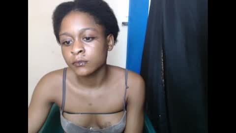 Snapshot of juicynwetx chatting on 02.24.25 juicynwetx online show from 02.24.25