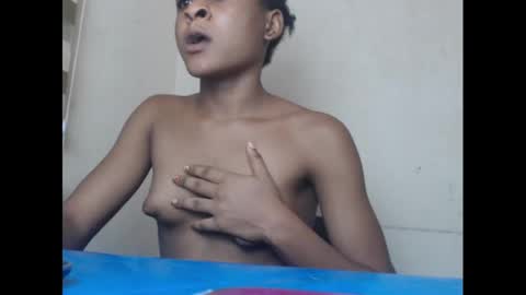 Snapshot of juicynwetx chatting on 03.10.25 juicynwetx online show from 03.10.25