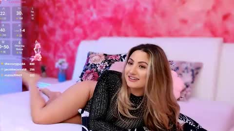 Snapshot of juicyolivia_ chatting on 03.23.26 juicyolivia_ online show from 03.23.26