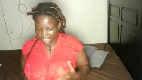 Snapshot of juicyslurrt chatting on 11.12.25 juicyslurrt online show from 11.12.25