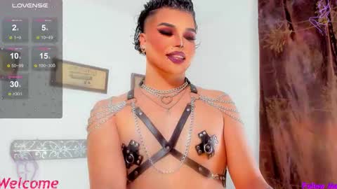 Snapshot of jujubee_lander chatting on 10.31.25 Jujubee online show from 10.31.25