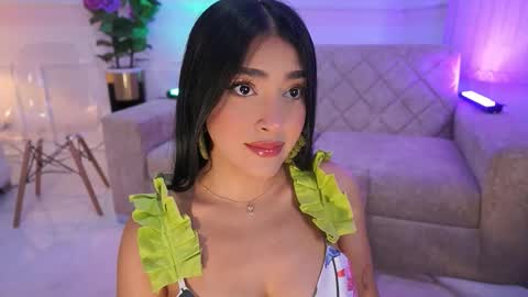 Snapshot of julesbennet chatting on 09.16.25 Jules Bennett online show from 09.16.25