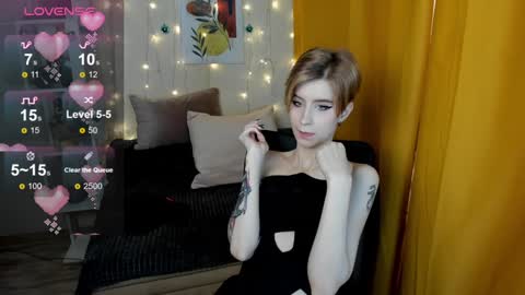 Snapshot of julescrown chatting on 12.20.24 Jules online show from 12.20.24