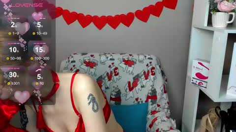 Snapshot of julescrown chatting on 02.14.25 Jules online show from 02.14.25