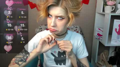 Snapshot of julescrown chatting on 02.16.25 Jules online show from 02.16.25