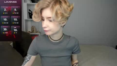 Snapshot of julescrown chatting on 09.13.25 Jules online show from 09.13.25