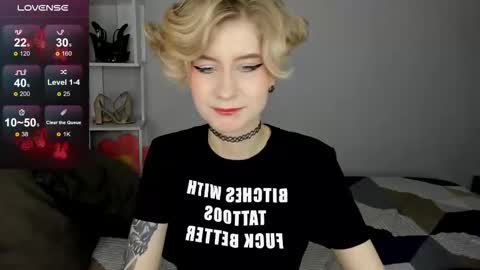 Snapshot of julescrown chatting on 09.21.25 Jules online show from 09.21.25