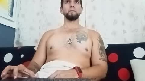 Snapshot of juleslake2 chatting on 11.19.25 juleslake2 online show from 11.19.25