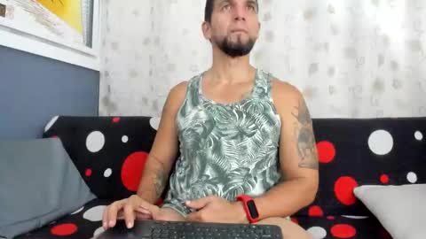 Snapshot of juleslake2 chatting on 11.20.25 juleslake2 online show from 11.20.25