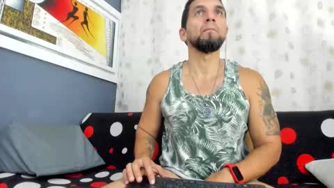 Snapshot of juleslake2 chatting on 11.24.25 juleslake2 online show from 11.24.25