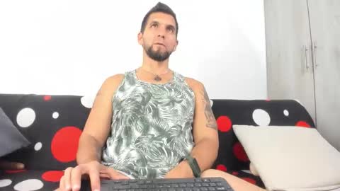 Snapshot of juleslake2 chatting on 12.02.25 juleslake2 online show from 12.02.25