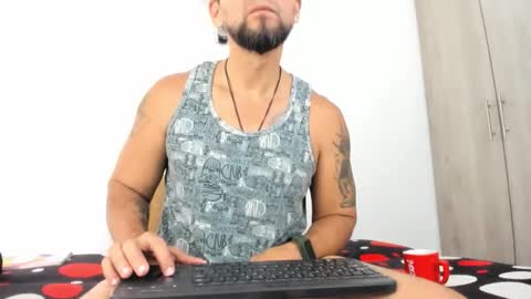 Snapshot of juleslake2 chatting on 12.15.25 juleslake2 online show from 12.15.25