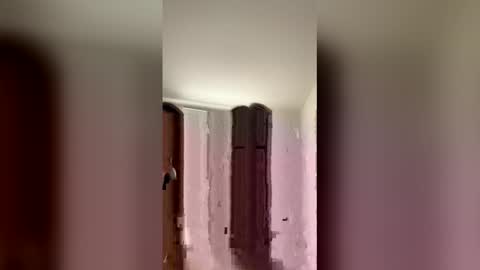 Snapshot of julessummers chatting on 12.15.25 julessummers online show from 12.15.25